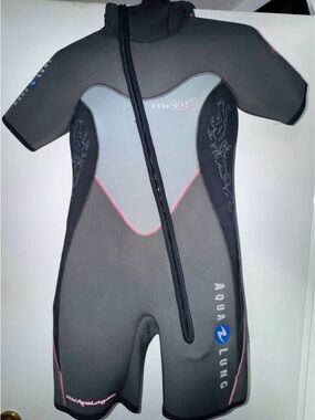 Aqua Lung Women's Shorty Wetsuit - Gray with Pink Trim